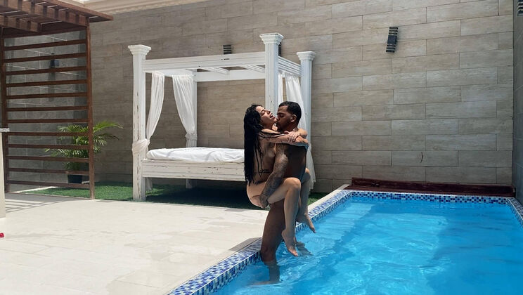 Two in the Pool: Carel and Ria