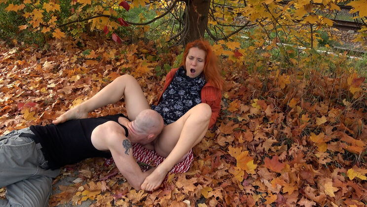 Autumn Leaves Licking – Public Outdoor Fingering